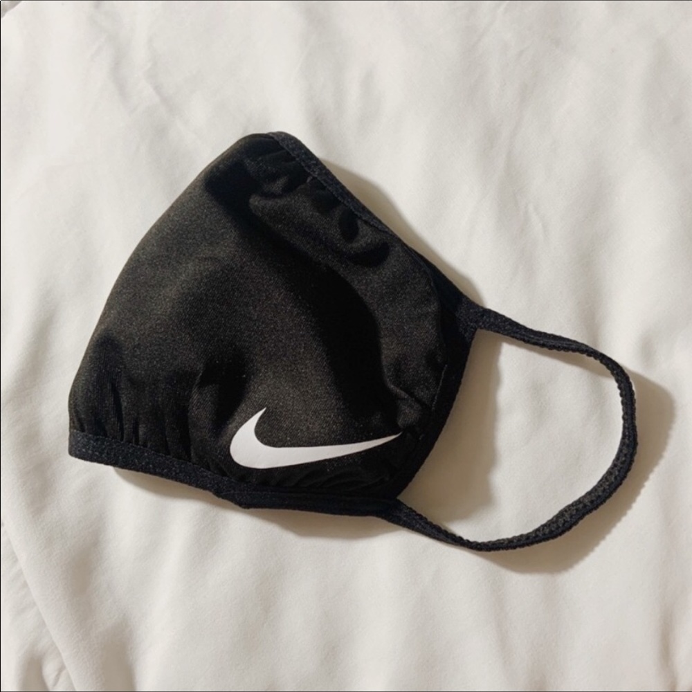 BRAND NEW ♡ Fashionable Logo Face Mask - Picture 1 of 6
